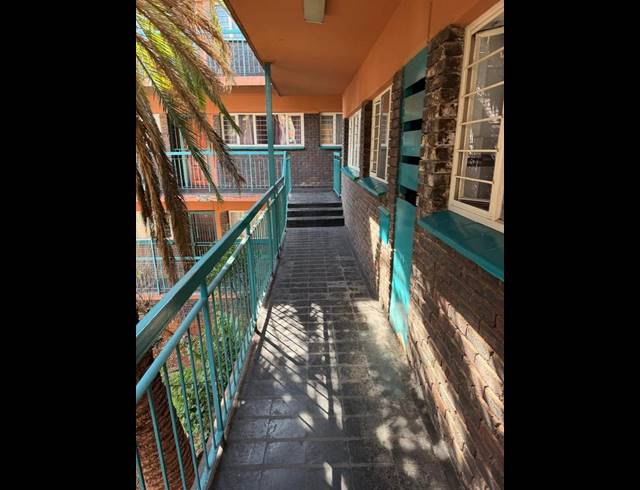 2 BEDROOM APARTMENT FOR SALE IN FLORIDA